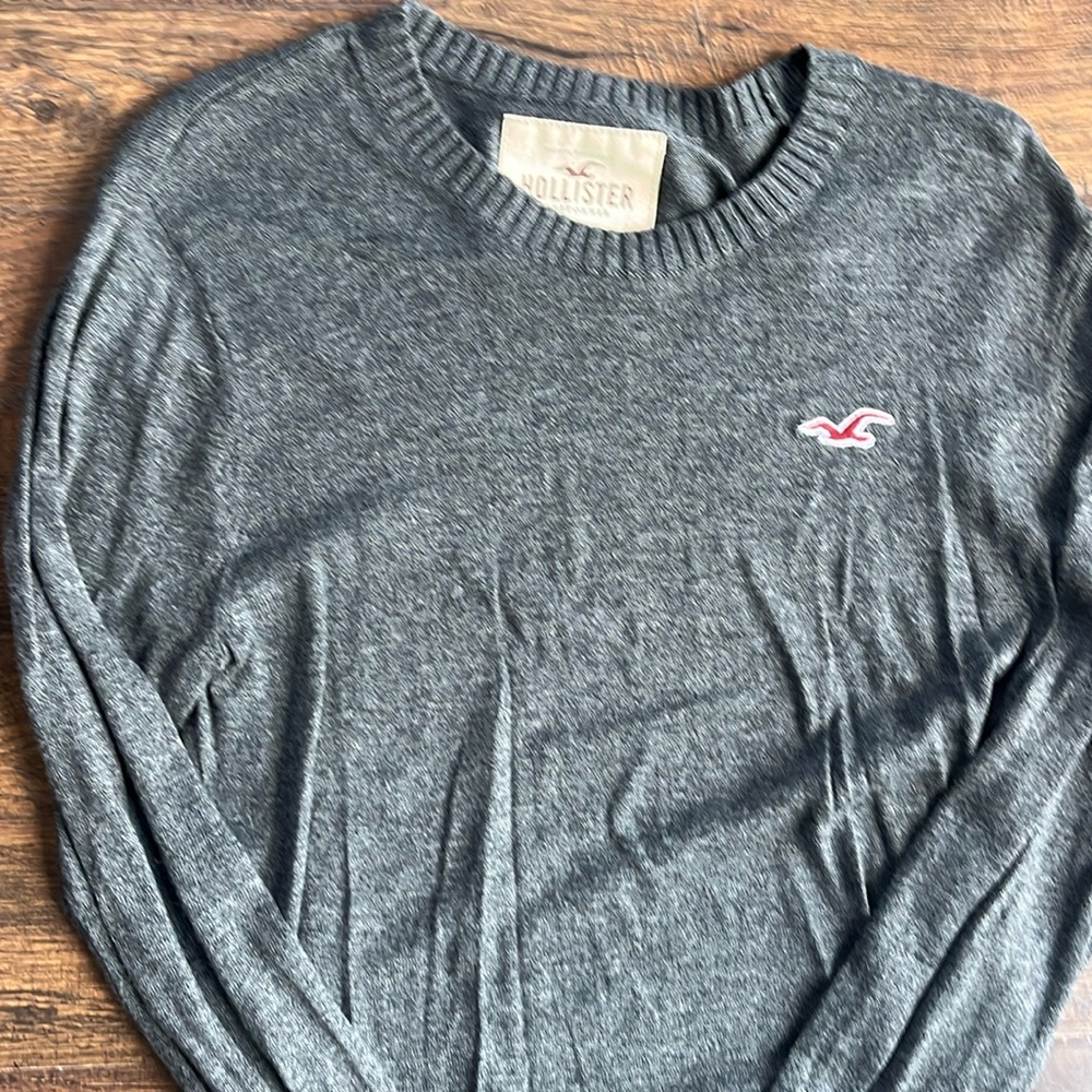 Hollister sweater
